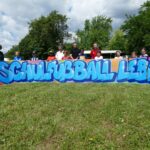 Schulfußball meets Graffiti - Slogan auf 10 Plakaten - Jede Schule erhält ein Stück