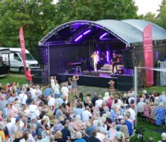 30 Jahre Racket Center Nußloch – Queen und Freddy Mercury rockten die Bühne