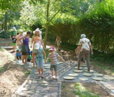 Freizeit-Tipp „Spuk im Wald“ und Wildgehege: Um Barfußpfad erweitert
