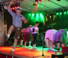 Diljemer Kerwe – Viele fleißige Helfer und ein furioses Finale Grande am Montag