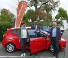 Neue CarSharing-Station von Stadtmobil am Sandhäuser Friedhof eingeweiht