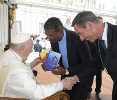 Der weite Weg zur Papstaudienz – 11 Jahre und 575 Predigt-Videos