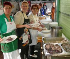 Diljemer AWo-Schlachtfest: Leber-, Griebenwurst und Wellfleisch lockten