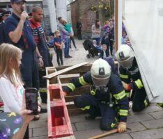 Aktionstag der Feuerwehr Nußloch zog Groß und Klein in ihren Bann
