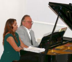 Piano-Duo Natalia und Thomas begeisterte das Publikum mit „Klassik meets Pop“
