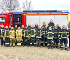 34 freiwillige Feuerwehrleute qualifizieren sich als Truppführer