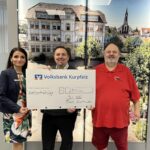 Die Volksbank Kurpfalz eG hilft dem AWO Lädle mit 250 € Spende