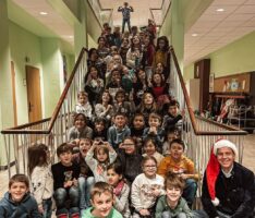 Hort der Turmschule fährt ins Kino und feiert Weihnachten mit OB Reinwald