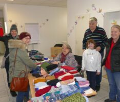 Bärbel Fellhauers handgestrickten Socken und Mützen waren ein Verkaufsschlager