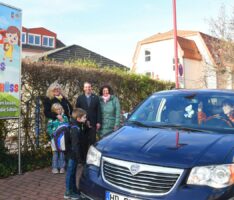 „Laufbus“ und „Kuss- und Tschüss-Zone“ sollen Verkehr an Turmschule reduzieren