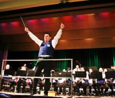„Völlig losgelöst“ beim Musikverein Sandhausen in der Festhalle… und ab ging die Rakete