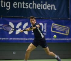 MLP-Cup Halbfinale: Heute 14 Uhr Jan Choinski (1) geben Daniel Masur (3)