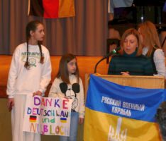 Nußlocher Gedenkfeier zum Jahrestag des Kriegsbeginns in der Ukraine