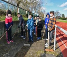 Leichtathleten des TV Germania St. Ilgen machten Waldstadion für Sommersaison startklar