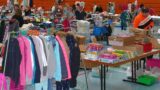 Schlümpfe-Flohmarkt der GS-Gem.-Schule – Alle Stände besetzt und starker Andrang