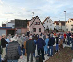 Mit dem Diljemer Nachtwächter von die alt Hauptschdrooß zu de alt Fawarik