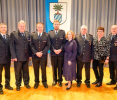Empfang und Ehrung für verdiente Nußlocher Feuerwehr-Angehörige