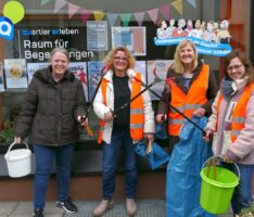 Leimener Putzwoche: Vier Damen waren vorbildhaft im Stadtzentrum aktiv