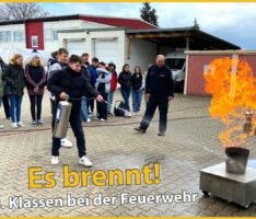 8. Klassen des Friedrich-Ebert-Gymnasiums besuchten die Feuerwehr Sandhausen