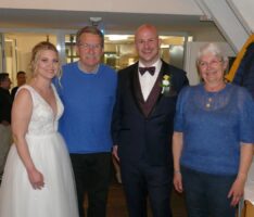 Hochzeiten ist Mode – Ob ganz frisch oder Goldene, deutsch oder französisch