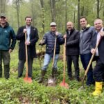Volksbank Kraichgau: Baumpflanzung anstatt Kleinpräsente zu runden Geburtstagen