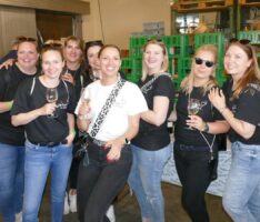 Endlich wieder Hoffest bei Adam Müller – Weinproben und Topmusik von Raffaele