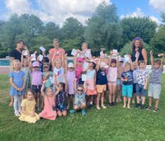 E.-Ding-Kindergarten: Schulanfänger machten ihr Seepferdchen