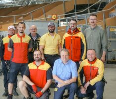 MdB Moritz Oppelt (CDU) besuchte Zustellbasis Leimen und begleitete Paketzusteller