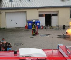 Vielseitiges Ferienprogramm mit Eis zum Abschluss bei der Jugendfeuerwehr Leimen