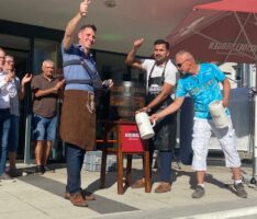 Liebe und Freude: Ein Heiratsantrag krönt die Kerweeröffnung in Nußloch