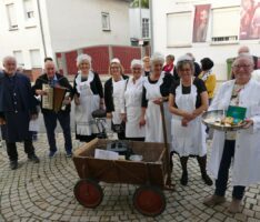 Diljemer Nachtwächter-Führung: </br>„Mitten im Dorf – essen, trinken, einkaufen“