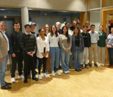 Neuer 15-köpfiger Jugend-Gemeinderat konstituiert und seine Mitglieder verpflichtet