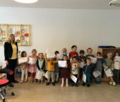 Gelungene „Zu-Fuß-Geh-Woche“ in den Kindergärten