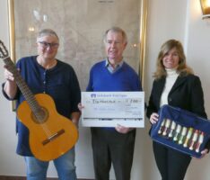 Lions Club spendet Musikschule Leimen 1.000 Euro für neue Instrumente