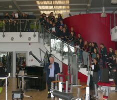 Wunderbare Weihnachtsmusik mit der Capella Carolina im Nußlocher Racket-Center