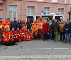 Offizielle Inbetriebnahme von zwei neuen Fahrzeugen der DLRG und DRK