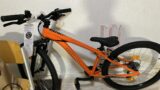 Dreister Fahrrad-Diebstahl von Privatgrundstück – Rad ist auffällig organgefarben