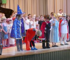 Musikschule spielte „Der gestiefelte Kater“ – Aegidiushalle bebte beim Applaus