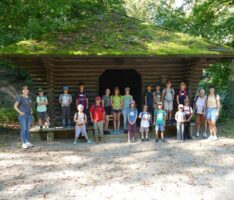 „Lernort Natur“: Wald und Tiere entdecken beim Ferienprogramm der Freien Wähler