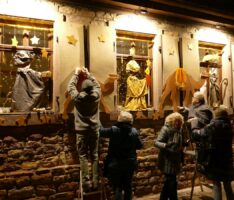 Die drei Weisen aus dem Morgenland – Das Motiv des AWO-Adventsfensters