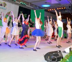 Gratulation: Die Frösche lieferten wieder eine bombastische Prunksitzung