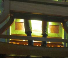 Ein begeisterndes Konzert, bei dem nur die Füße der Musiker zu sehen waren