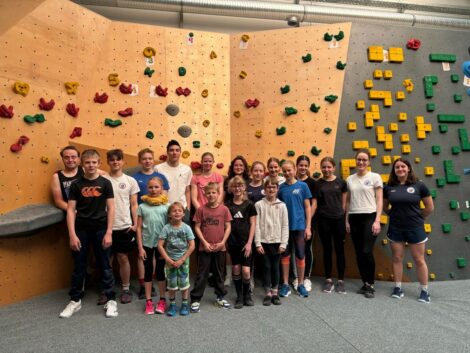 Teamgeist an der Wand – </br>Neptuner Jugend auf Boulder-Tour