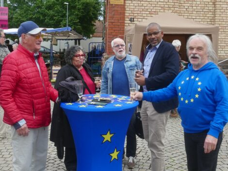 Europa-Gemeinderat Ralf Frühwirt: <br>Postkarten verschicken zum Europatag