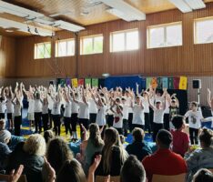 Kinder als Stars in der Manege – </br>Zirkusprojekt an der Turmschule ein voller Erfolg