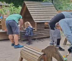 Gemeinsam anpacken: Gartenaktion im Elisabeth-Ding-Kindergarten