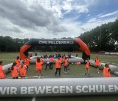 Schuljahresende: Gottesdienst und Trixitt der Turmschule