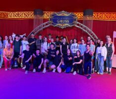 Jugendwoche in Tigy mit Zirkus, Golf, Segeln und neuen Freundschaften