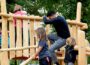 Symbolischer Banddurchschnitt: Spielplatz Waldstraße wird feierlich wiedereröffnet