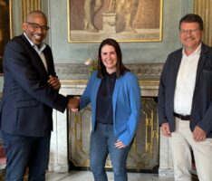 OB John Ehret begrüßt neue Ordnungsamt-Leiterin Nicole Siefert